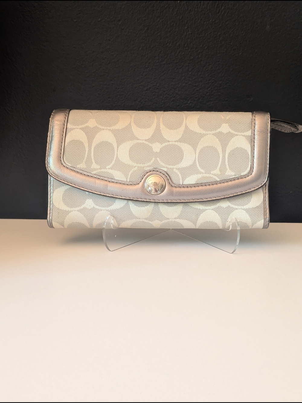 Coach Signature Canvas Continental Wallet - Light Beige/Silver